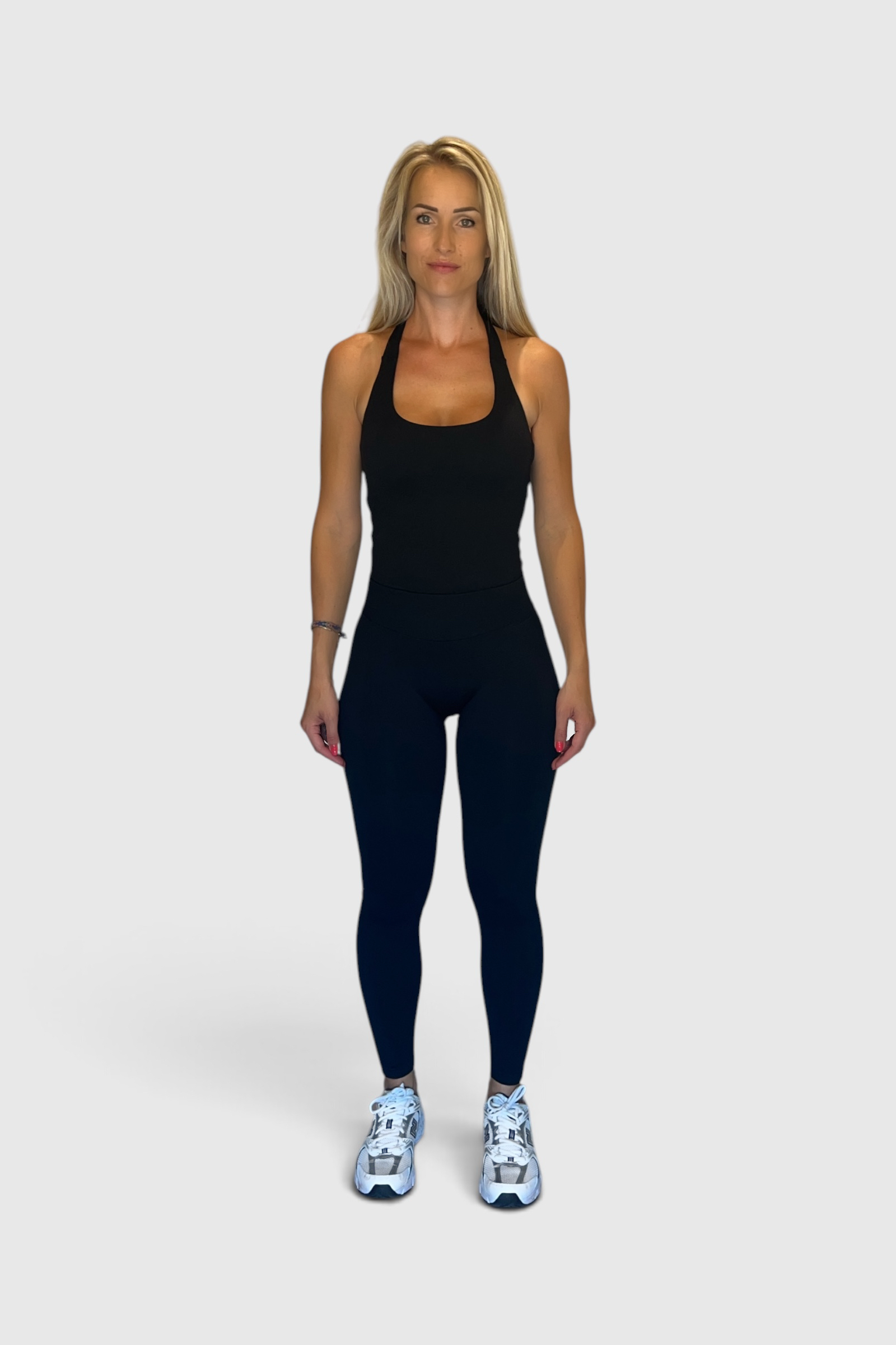 REFINE HALTER TOP